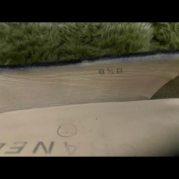 Black CHANEL Elegant Heels - Picture 5 of 7